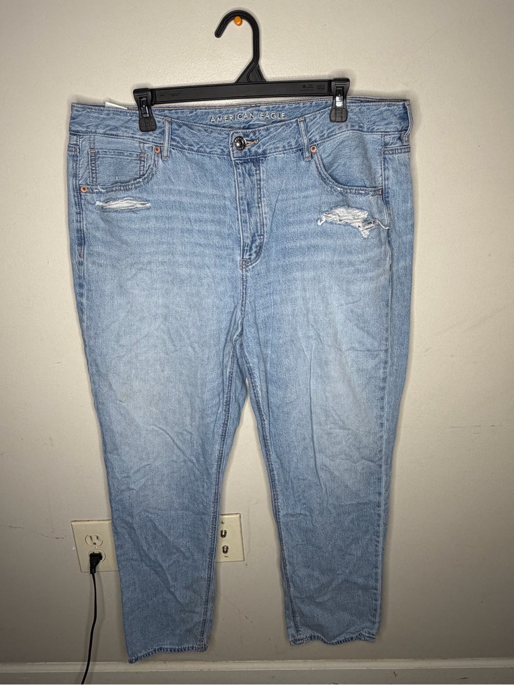 American Eagle Outfitters Light Blue Cropped Jeans
